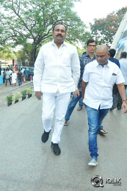 Celebs-at-Khaidi-No-150-Movie-Screening